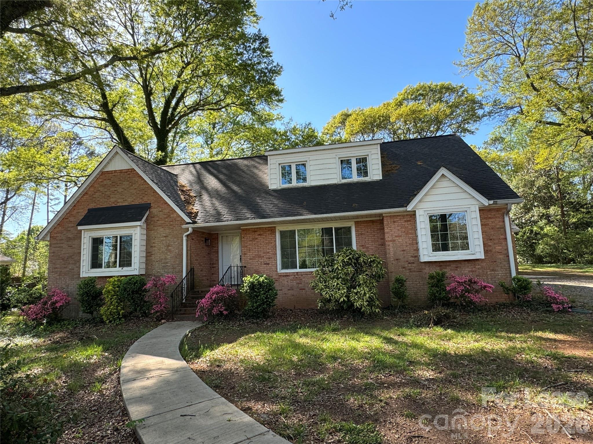 1002 S Main Street, Mount Holly, NC. property listing photo