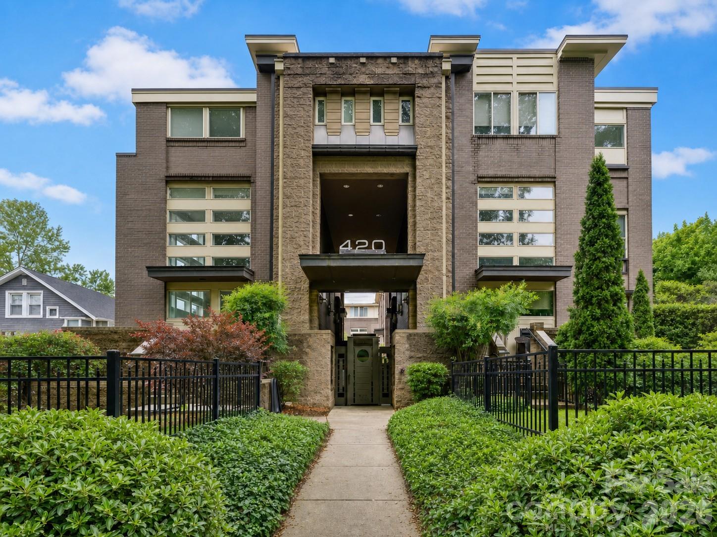 420 Queens, Charlotte, NC — property listing photo 1