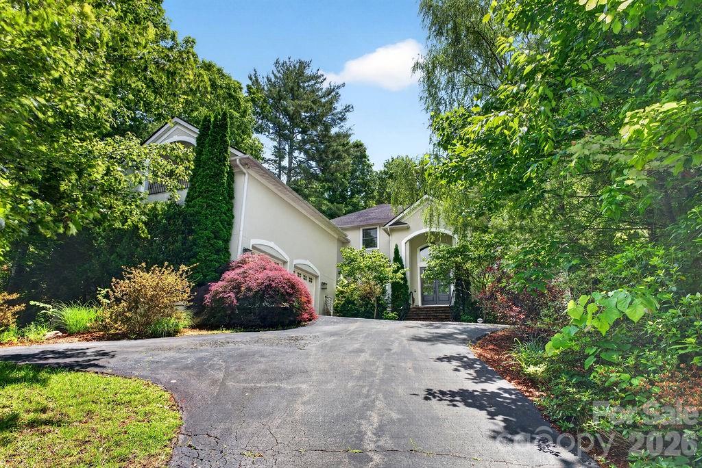 94 Oak Hollow Drive, Asheville, NC. property listing photo