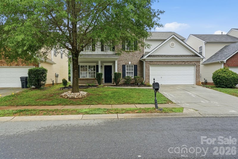 6427 Hermsley Road, Charlotte, NC - 5 beds, 2.5 baths, 2,591 sqft - $439,900