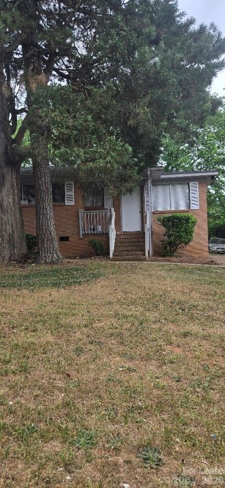1803 Darbrook Drive, Charlotte, NC - 3 beds, 1.5 baths, 959 sqft - $1,395