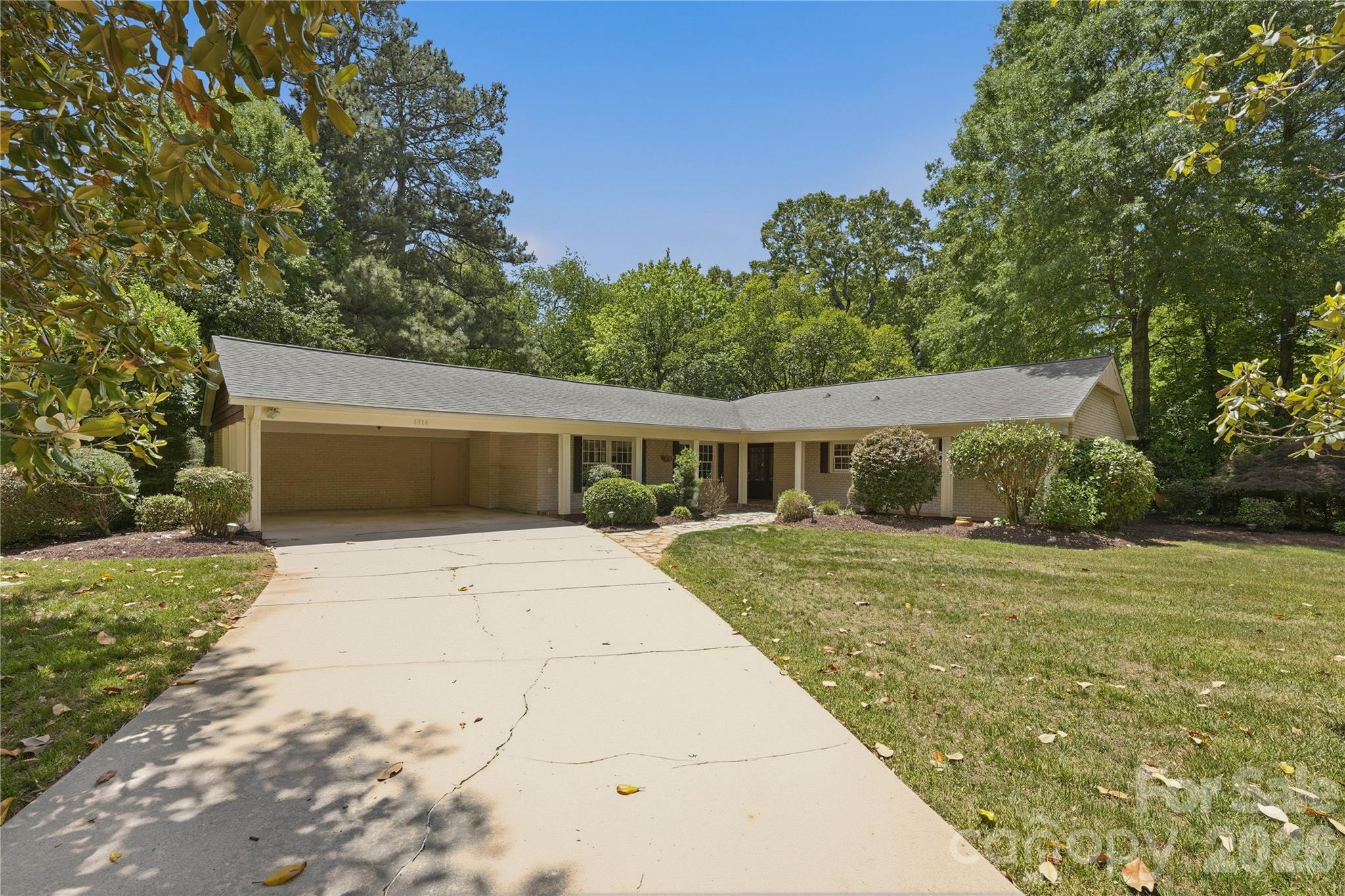 6014 Glenridge, Charlotte, NC — property listing photo 1