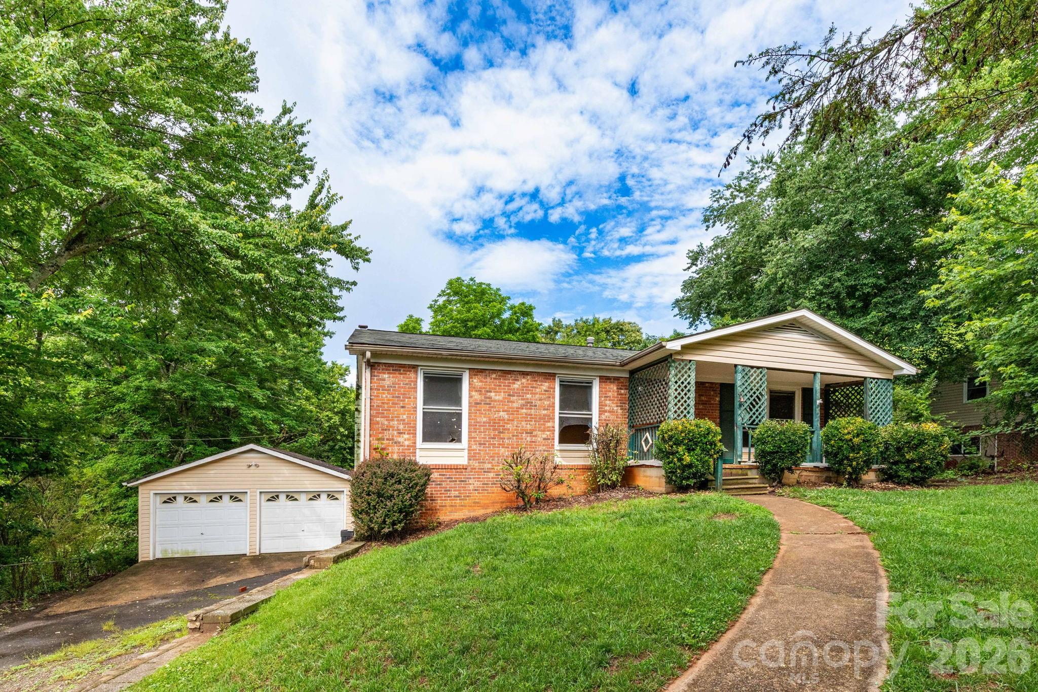 71 Cub Road, Asheville, NC — property listing photo