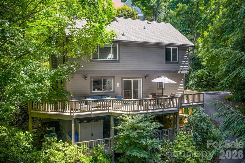 450 Elk Mountain Scenic Highway, Asheville, NC - 4 beds, 3 baths, 2,405 sqft - $949,000