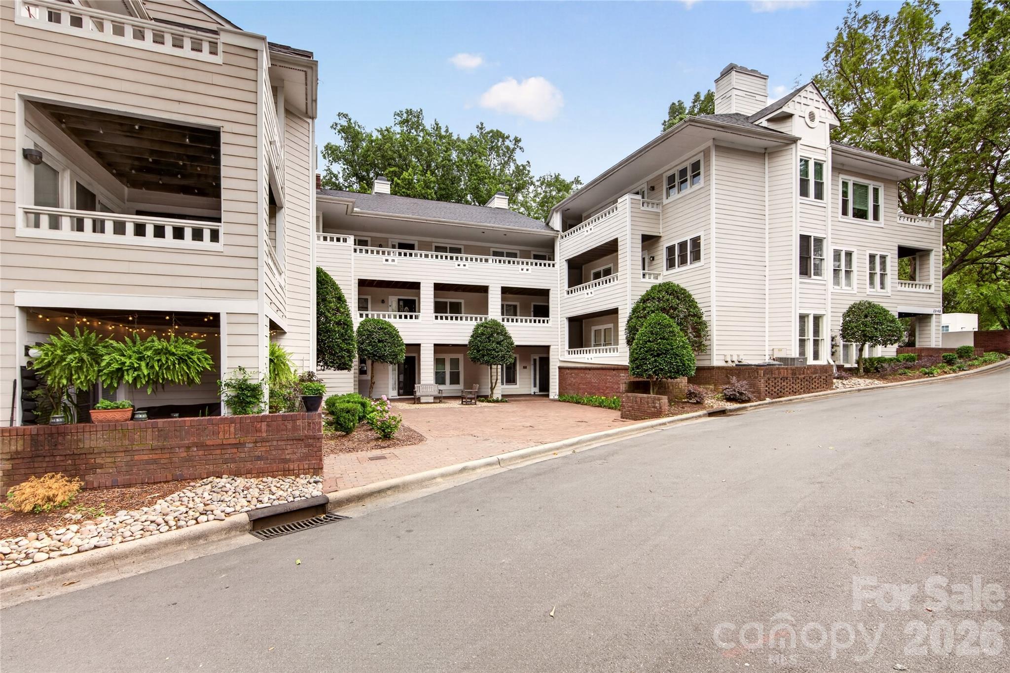 2715 Selwyn Avenue Apt 26, Charlotte, NC. property listing photo