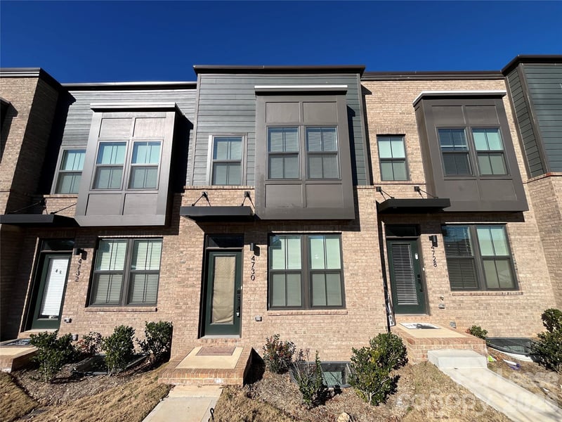 4730 Chastain Avenue, Charlotte, NC - 3 beds, 3.5 baths - $1,900