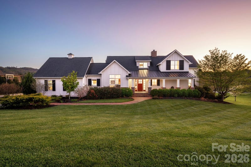 30 Water Hill Way, Fletcher, NC - 4 beds, 4.5 baths, 4,344 sqft - $1,495,000