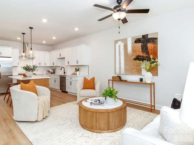 2507 Elon Street, Charlotte, NC - 3 beds, 2.5 baths, 1,702 sqft - $515,000