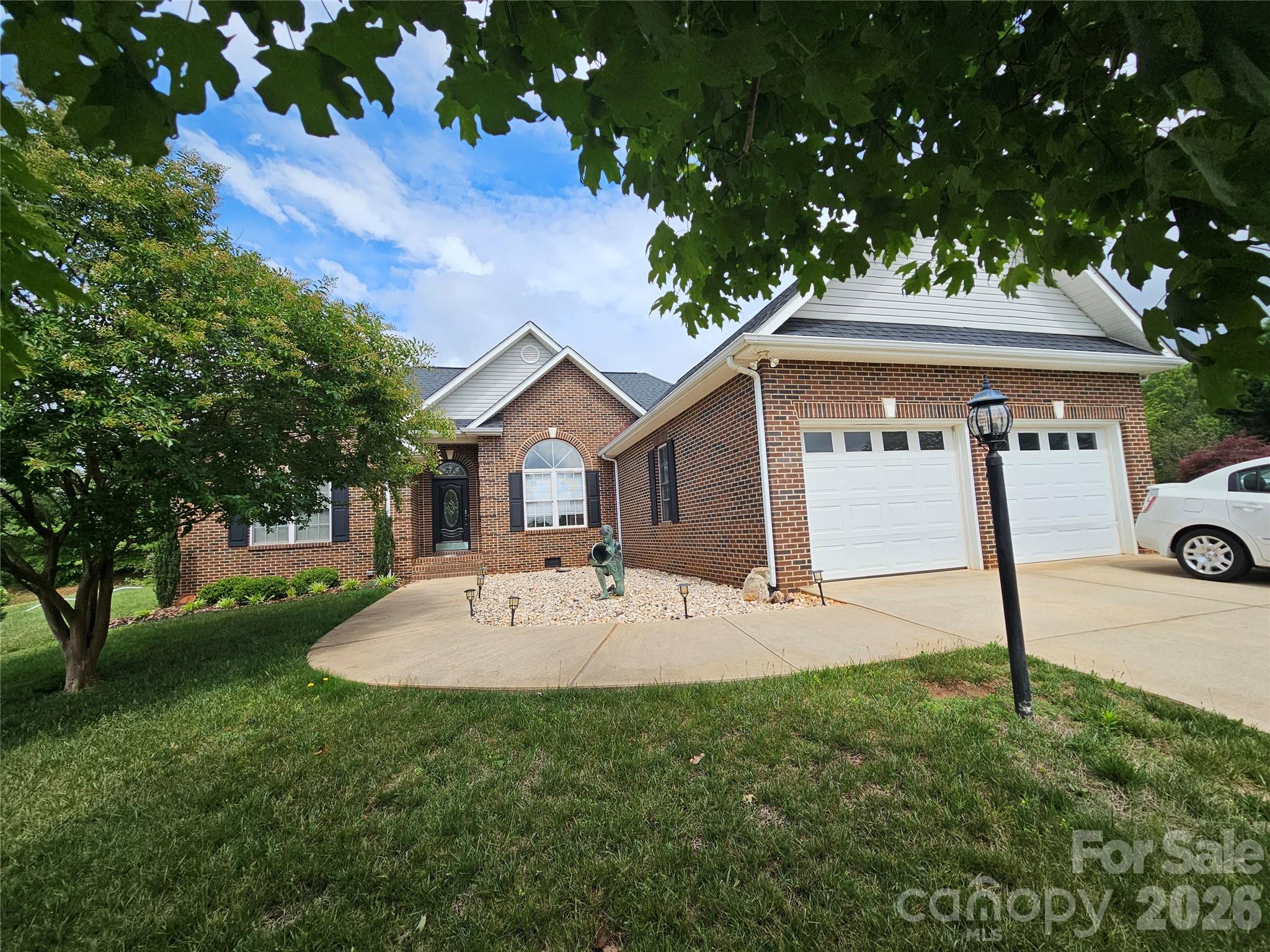 4613 19th Street Court NE, Hickory, NC. property listing photo