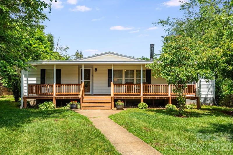 234 White Clover Lane, Weaverville, NC - 3 beds, 2 baths, 1,415 sqft - $295,000