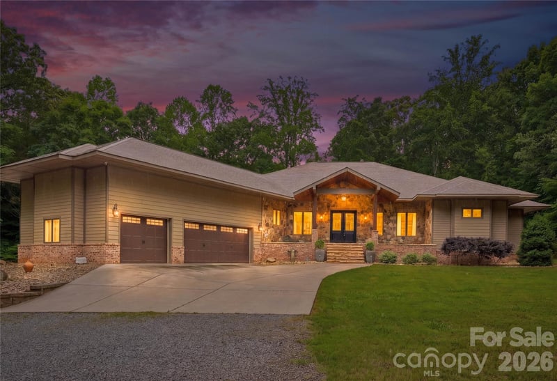 9860 Harvest Lane, Davidson, NC - 3 beds, 3 baths, 6,346 sqft - $1,749,000