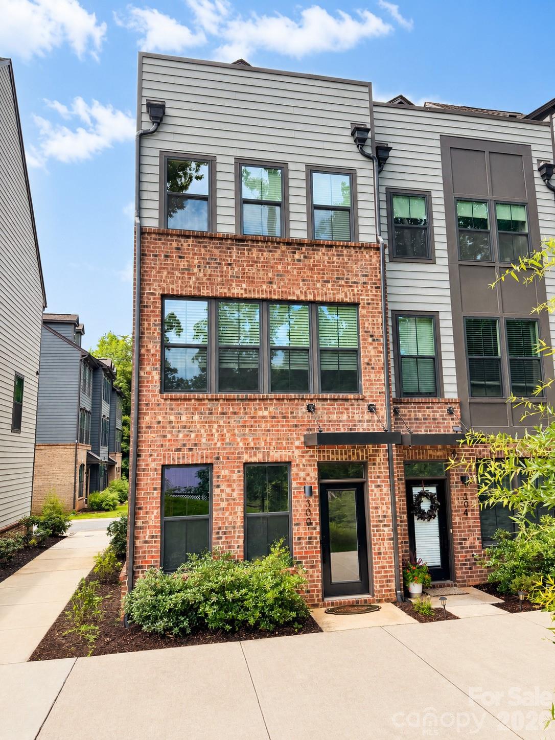 300 Twinflower, Charlotte, NC — property listing photo 1
