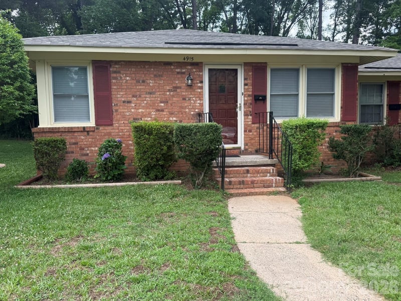 4915 Malibu Drive, Charlotte, NC - 2 beds, 1 bath, 850 sqft - $165,000