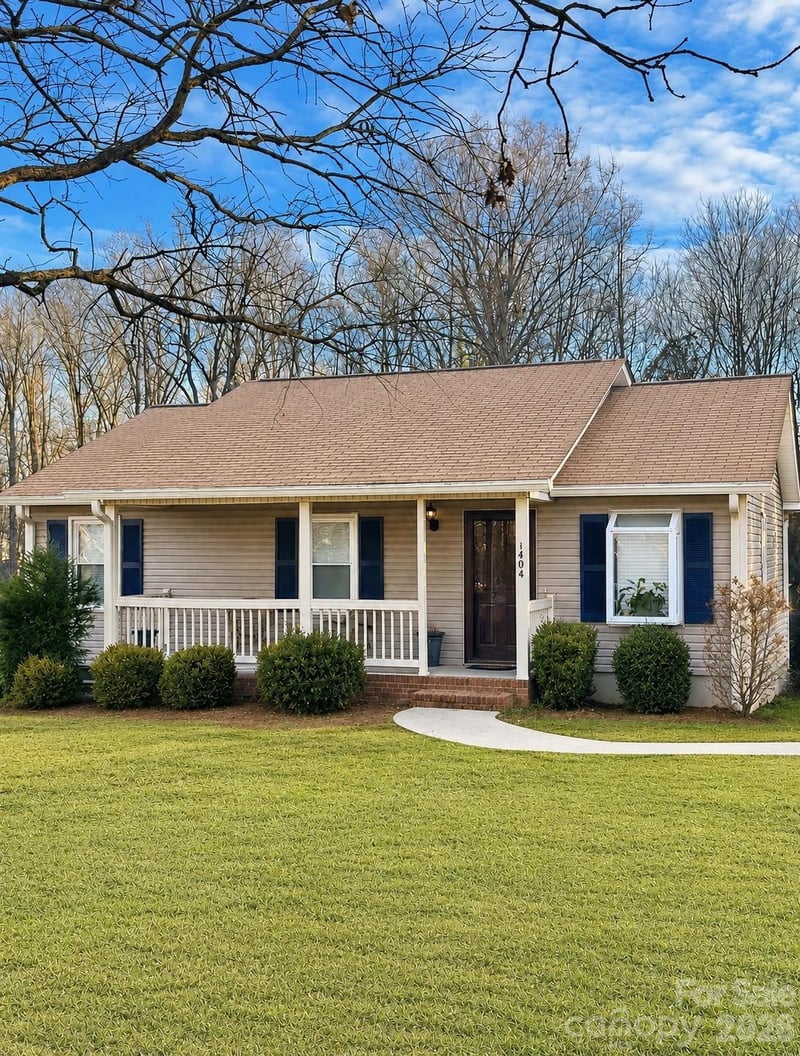 1404 E Council Street, Salisbury, NC - 3 beds, 1.5 baths, 1,036 sqft - $240,000