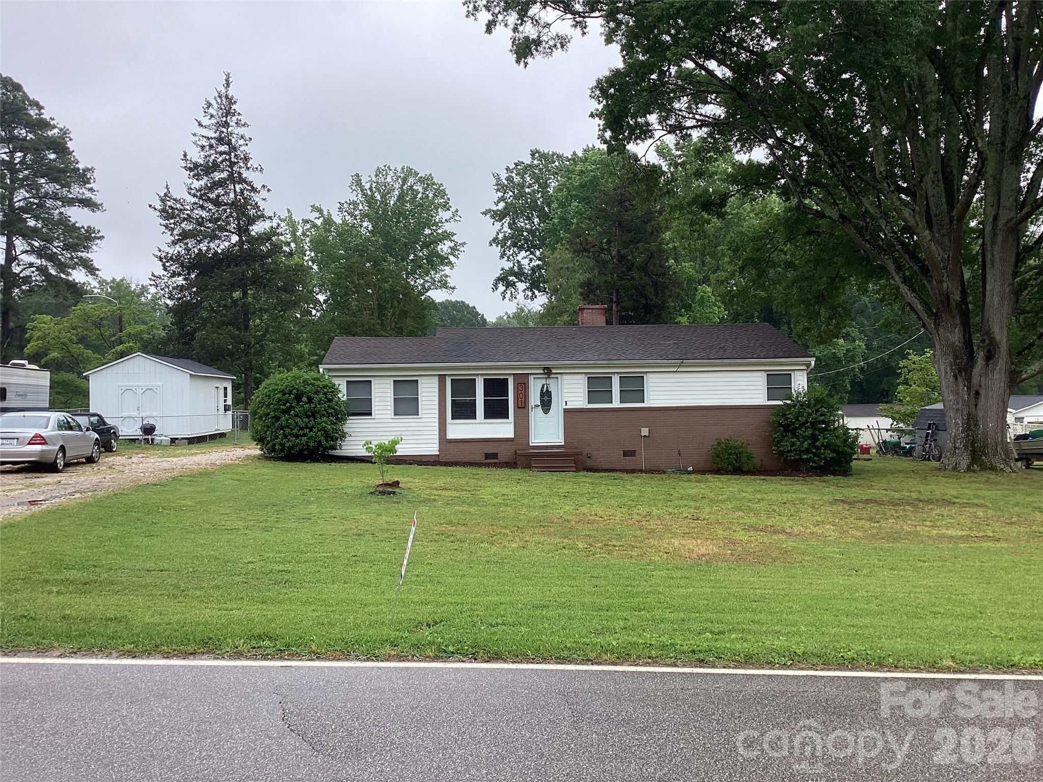 301 Woodland Drive, York, SC. property listing photo