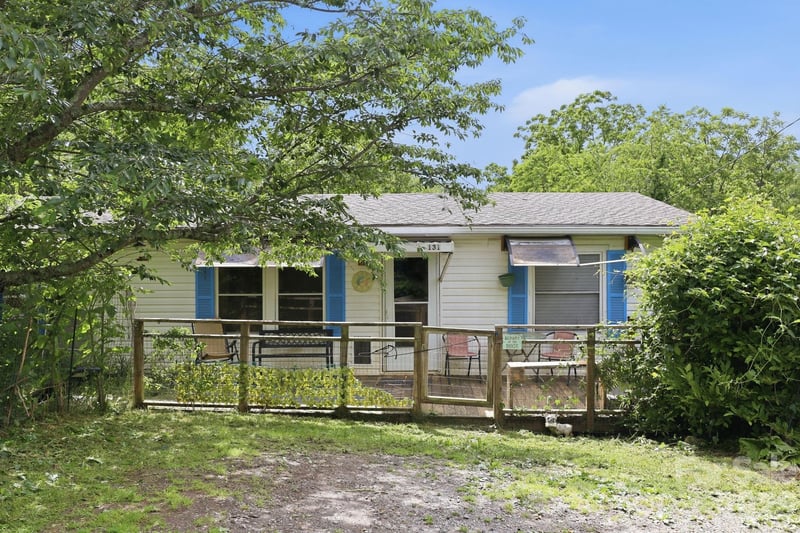 131 Vinewood Circle, Asheville, NC - 3 beds, 2 baths, 1,120 sqft - $225,000