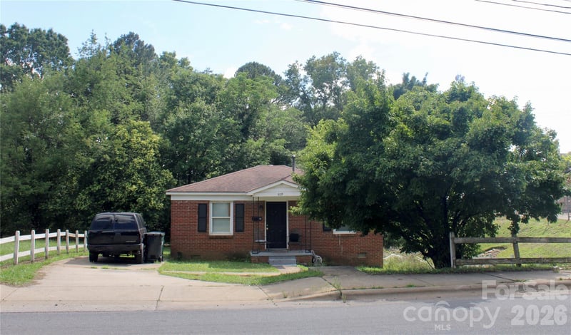 809 Norris Avenue, Charlotte, NC - 3 beds, 1 bath, 780 sqft - $325,000