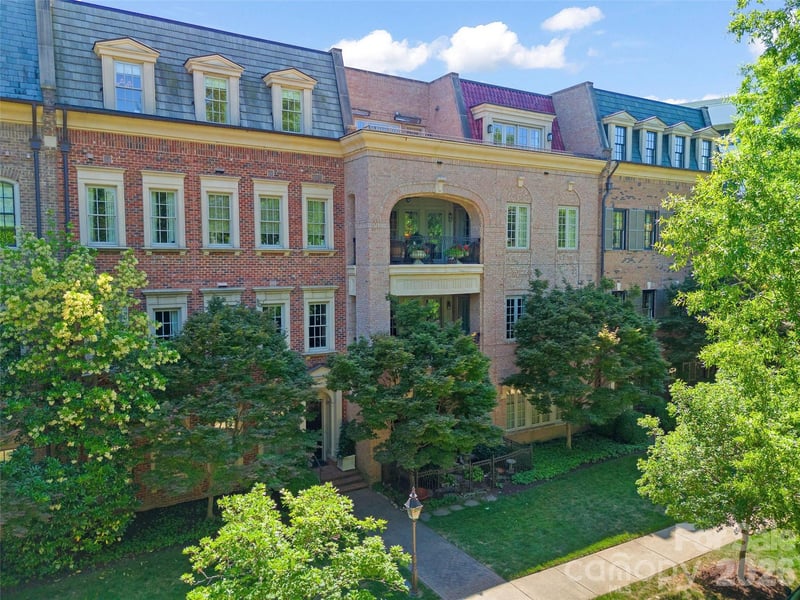 182 Cherokee Road, Charlotte, NC - 3 beds, 2.5 baths, 2,587 sqft - $2,699,000