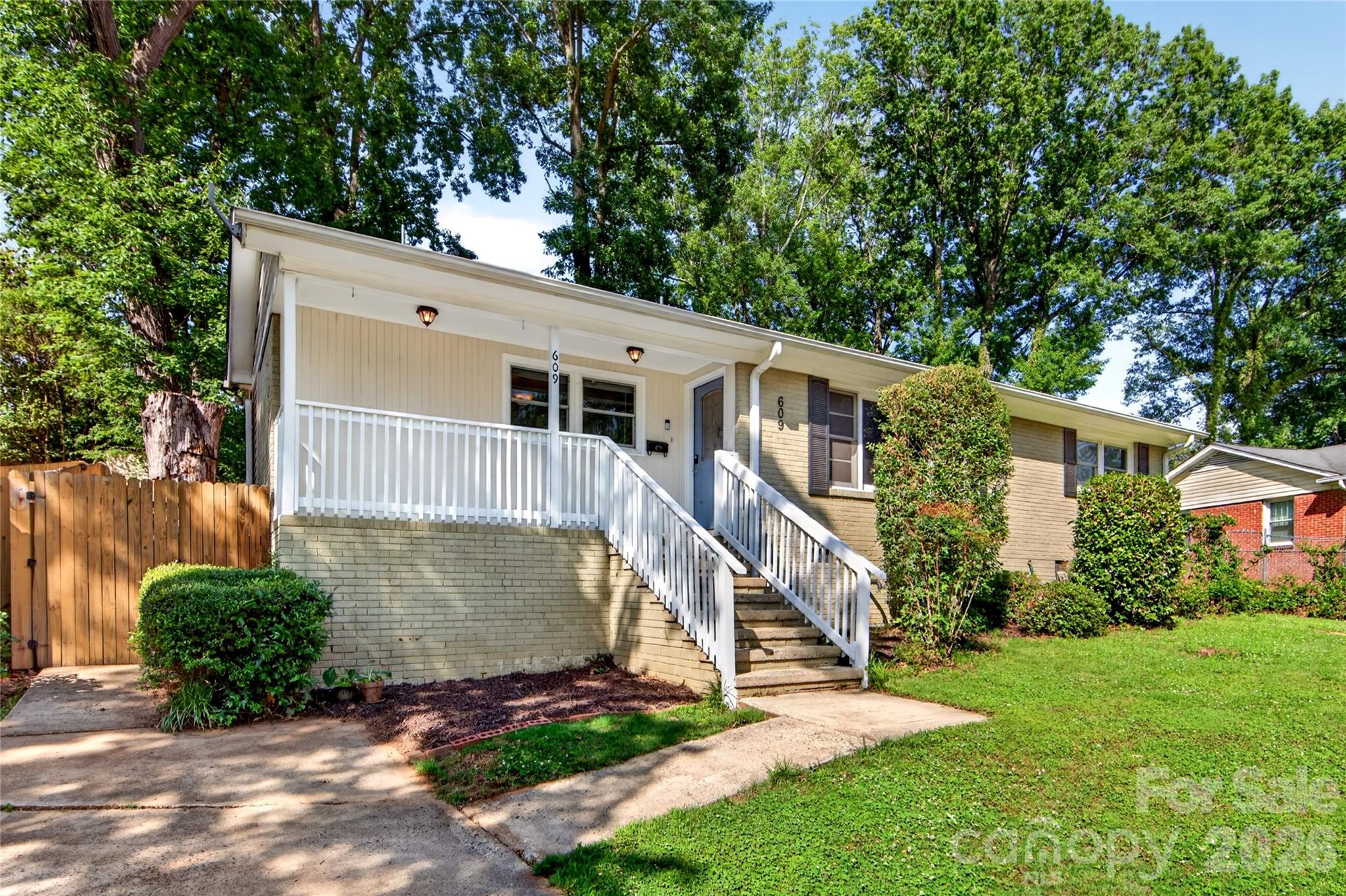 609 Kenlough, Charlotte, NC — property listing photo 1