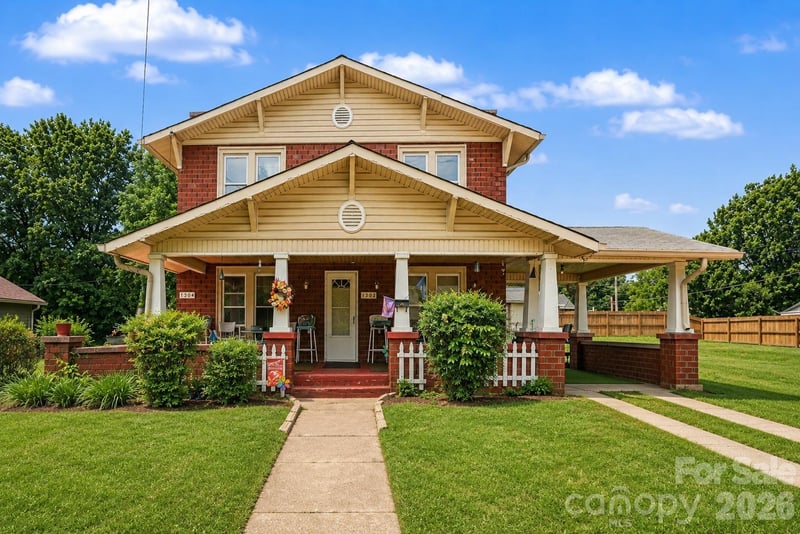 1302 Wilson W Lee Boulevard, Statesville, NC - 5 beds, 2 baths, 2,262 sqft - $169,999