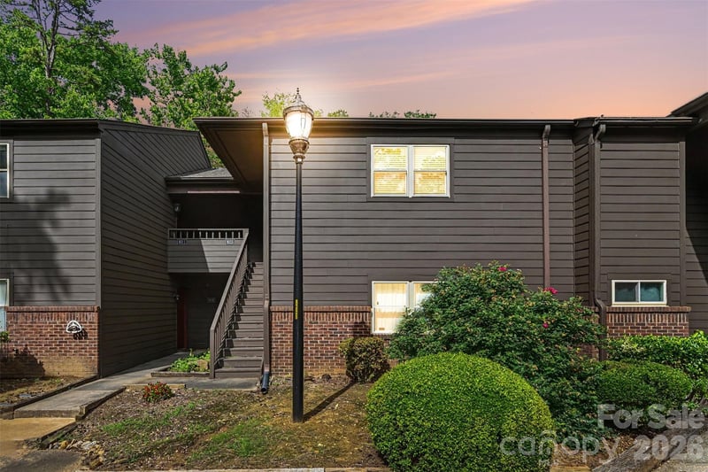 8015 Cedar Glen Drive, Charlotte, NC - 2 beds, 2 baths, 1,077 sqft - $179,900