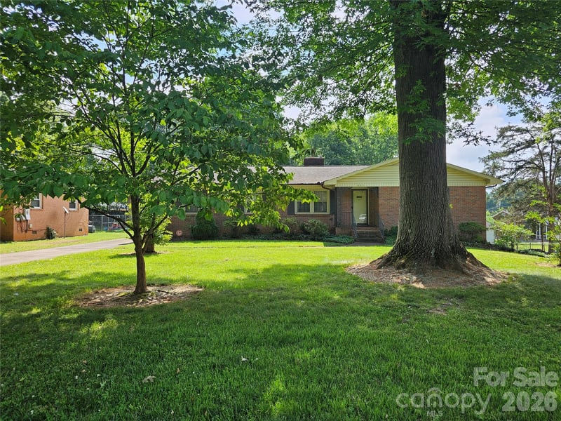 331 Woodside Drive, Shelby, NC - 3 beds, 2 baths, 1,888 sqft - $269,900