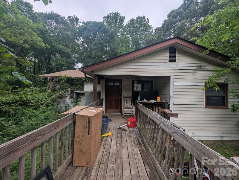 1218-B Essex Street, Gastonia, NC - 3 beds, 1 bath, 798 sqft - $99,000