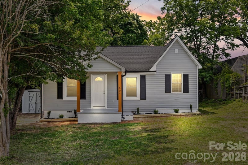 604 Mauney Avenue, Kings Mountain, NC - 3 beds, 1 bath, 1,025 sqft - $200,000
