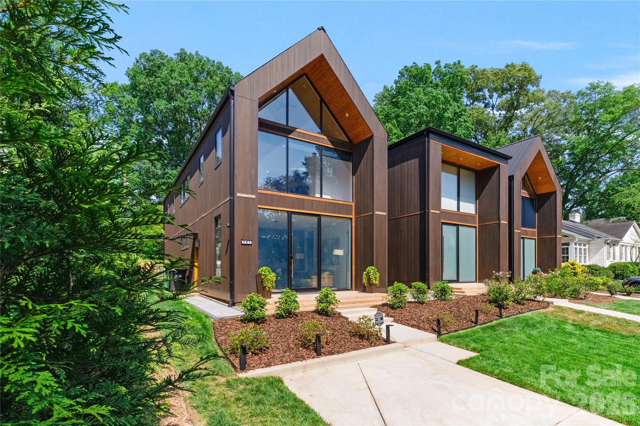 5447 Topping 101, Charlotte, NC — property listing photo 1