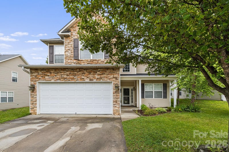 52 Black River Road, Fletcher, NC - 4 beds, 3 baths, 2,216 sqft - $498,000