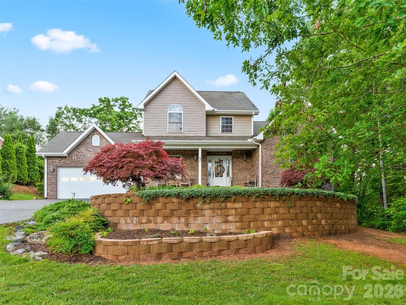 40 Hope Road, Weaverville, NC - 3 beds, 2.5 baths, 2,196 sqft - $710,000