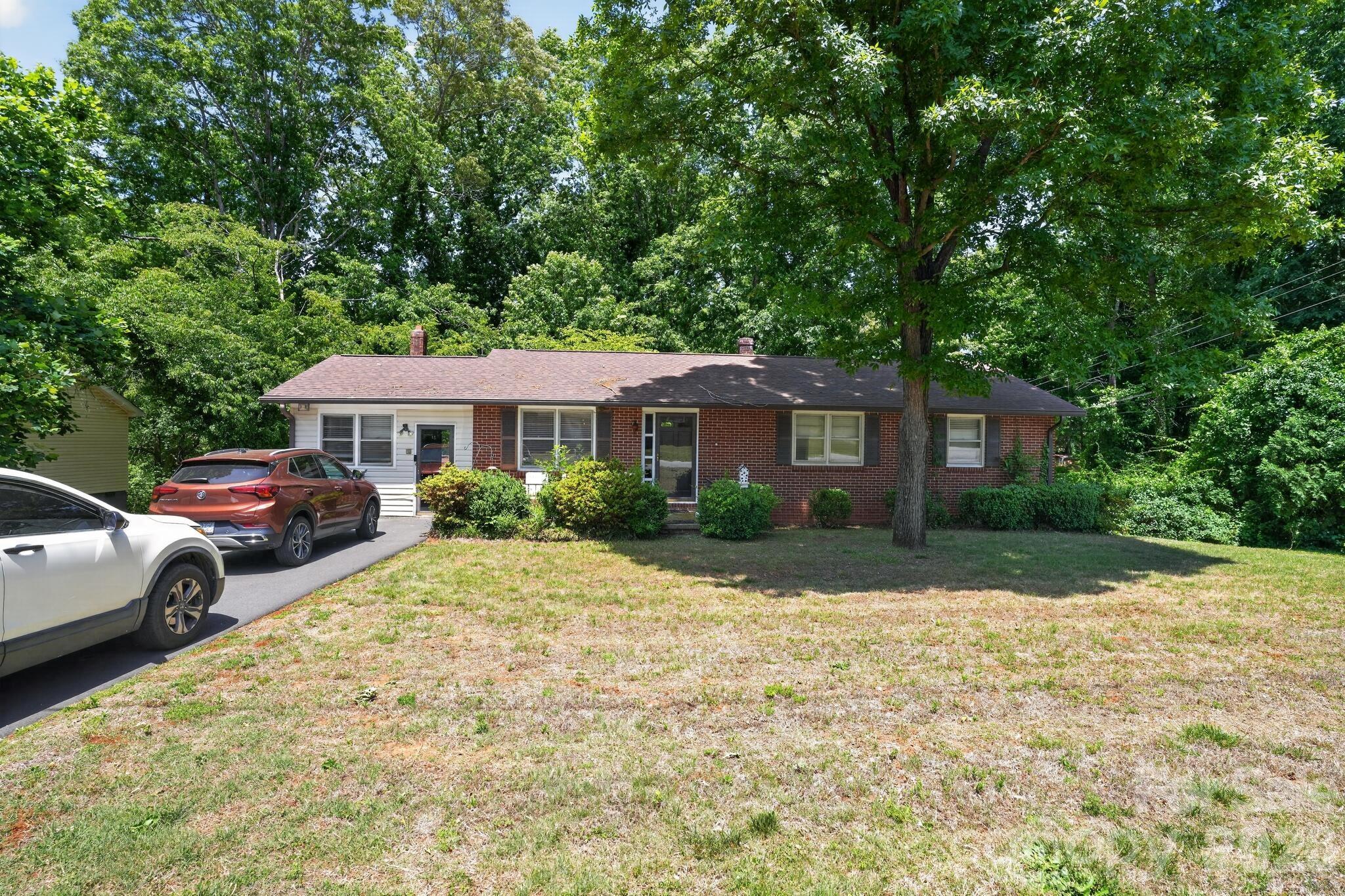 2291 19th Avenue NE, Hickory, NC. property listing photo