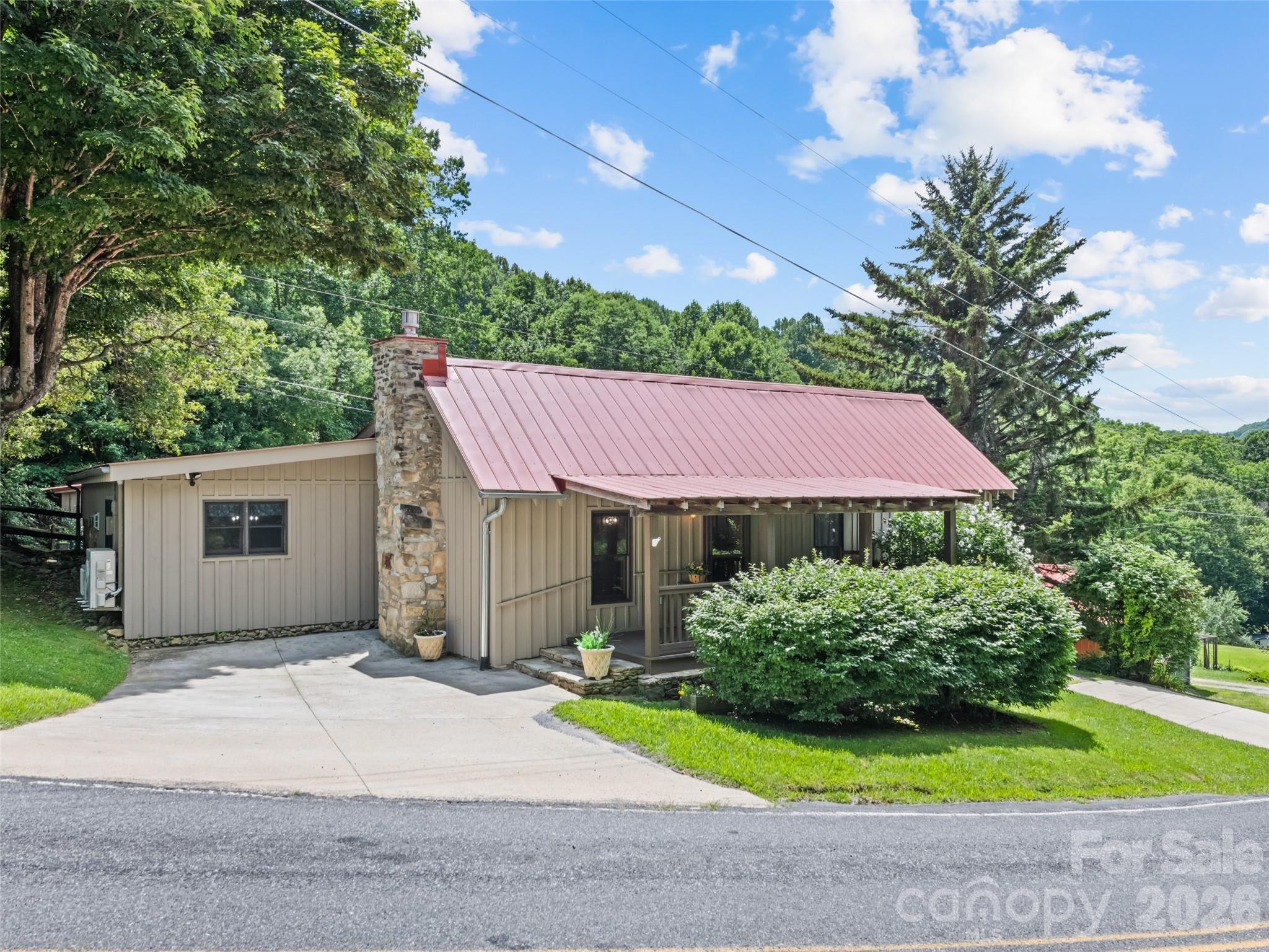 404 Red Bank Road, Waynesville, NC. property listing photo
