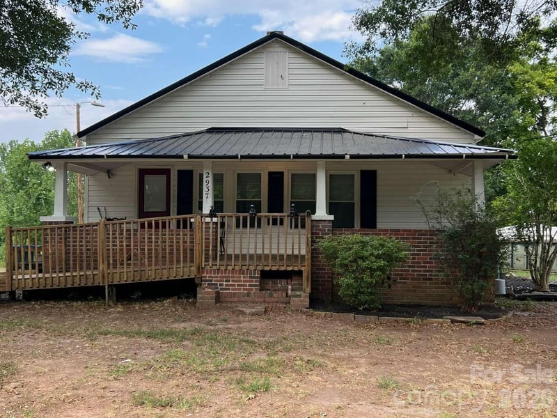 2937 Gastonia Highway, Lincolnton, NC - 2 beds, 1 bath, 1,213 sqft - $219,999