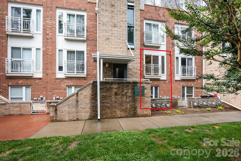 3921 Picasso Court, Charlotte, NC - 2 beds, 2 baths, 989 sqft - $265,000