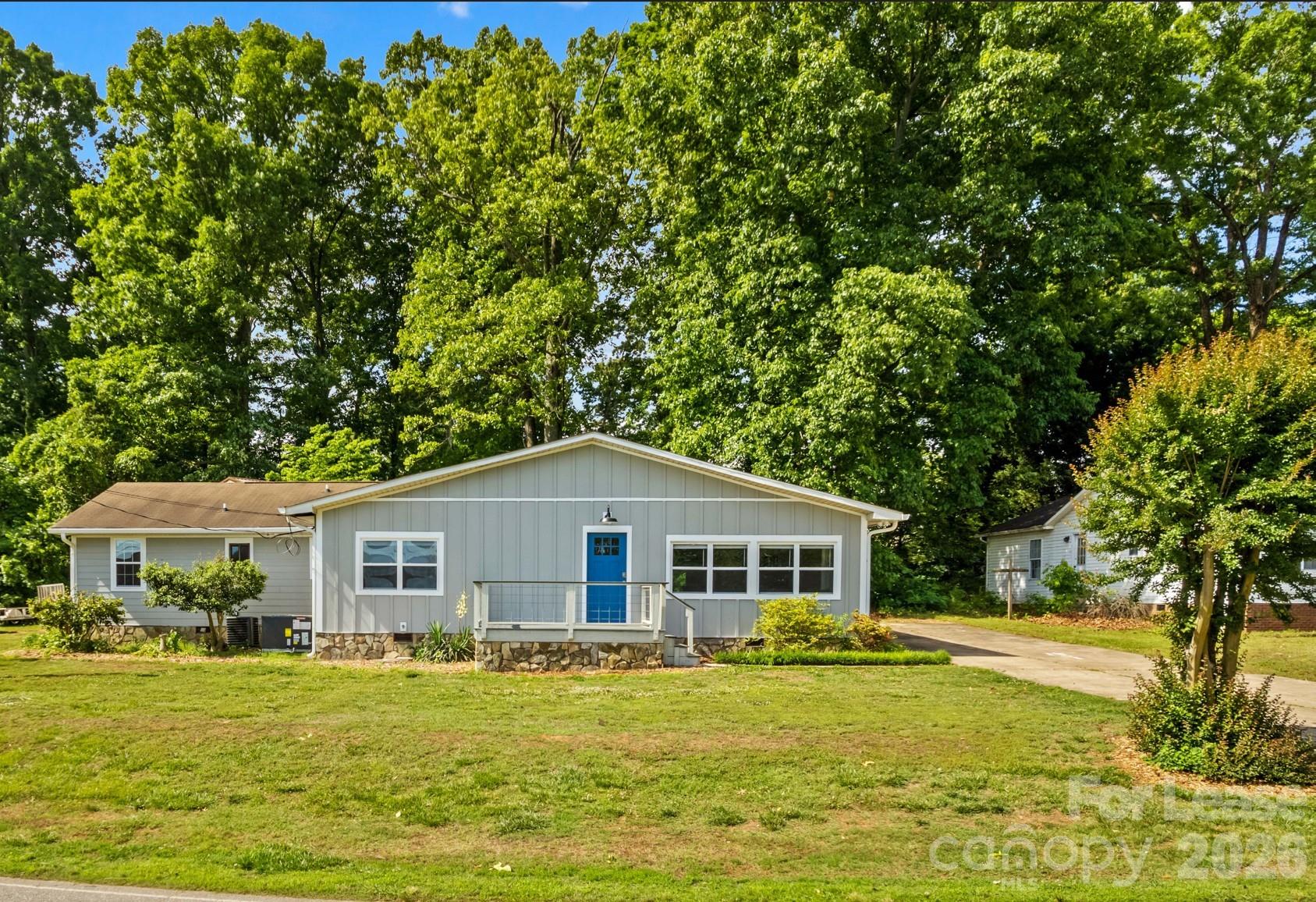 182 Commodore Loop, Mooresville, NC. property listing photo