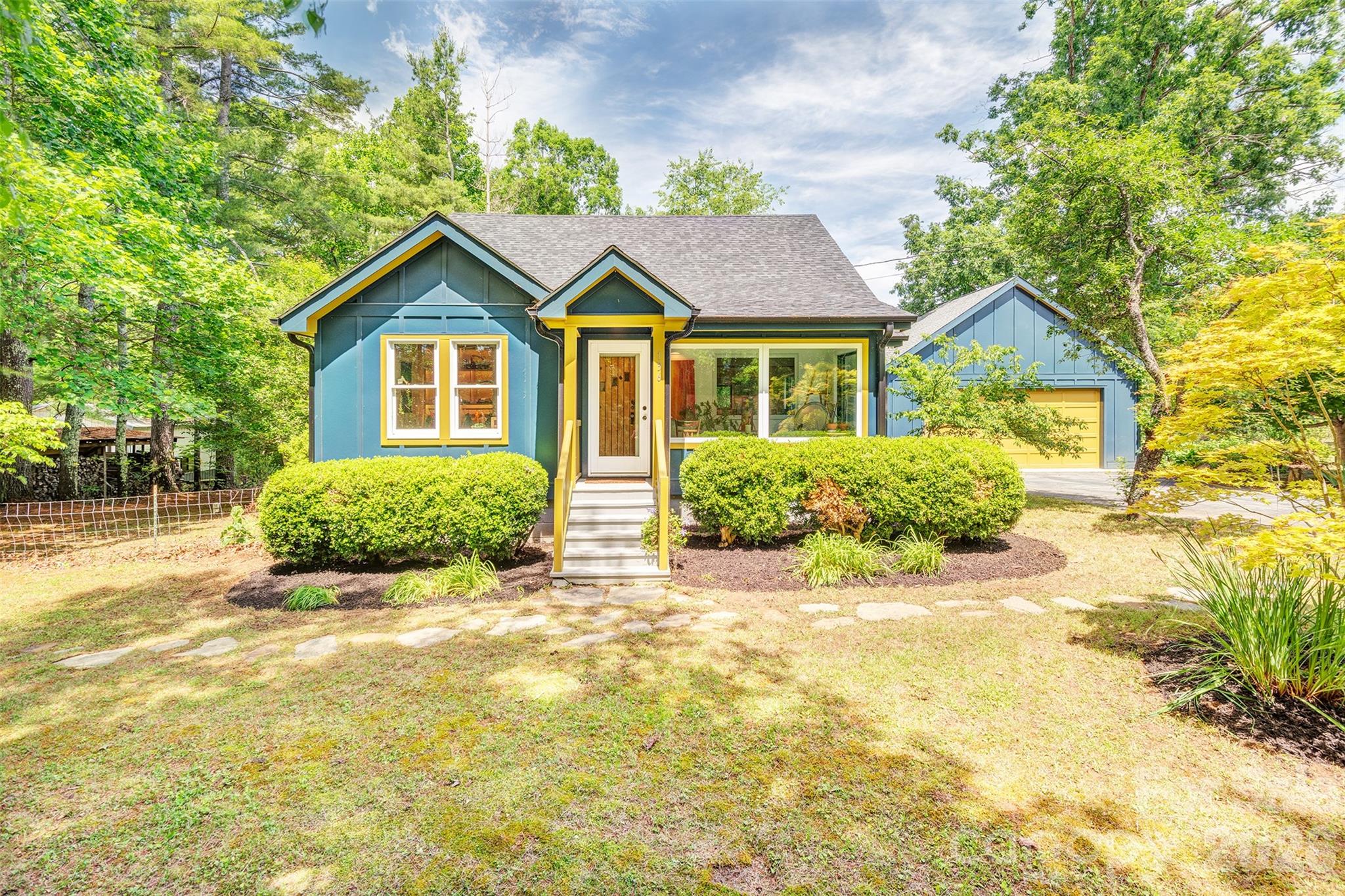 136 Graveyard Road, Fairview, NC. property listing photo