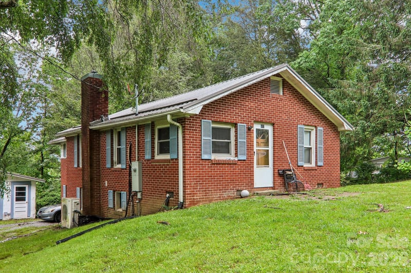 677 Mount Olivet Road, Zirconia, NC - 3 beds, 2 baths, 942 sqft - $314,900