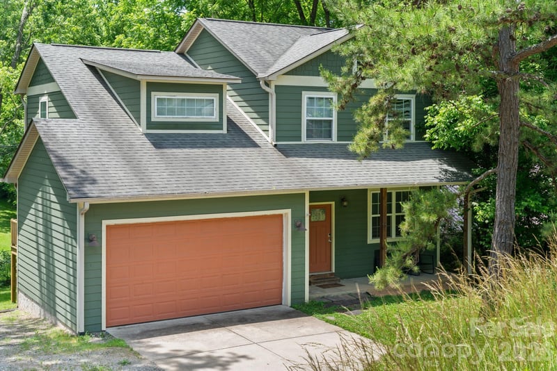 7 Apple Lane, Asheville, NC - 4 beds, 2.5 baths, 1,777 sqft - $475,000