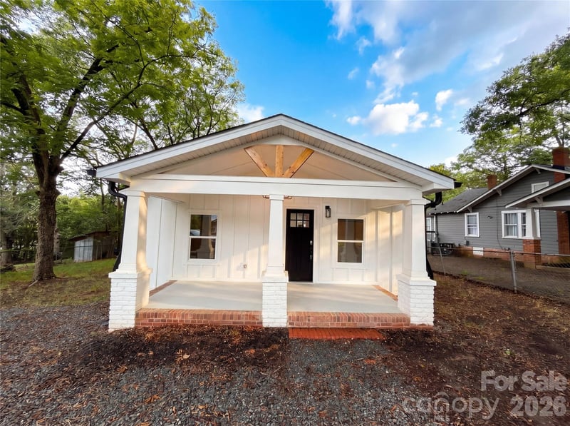 1013 Elm, Monroe, NC - 3 beds, 1 bath, 925 sqft - $257,000