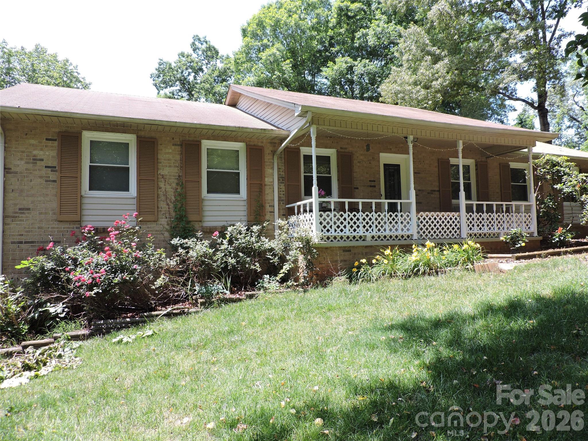 523 Boxwood Street, Hudson, NC. property listing photo