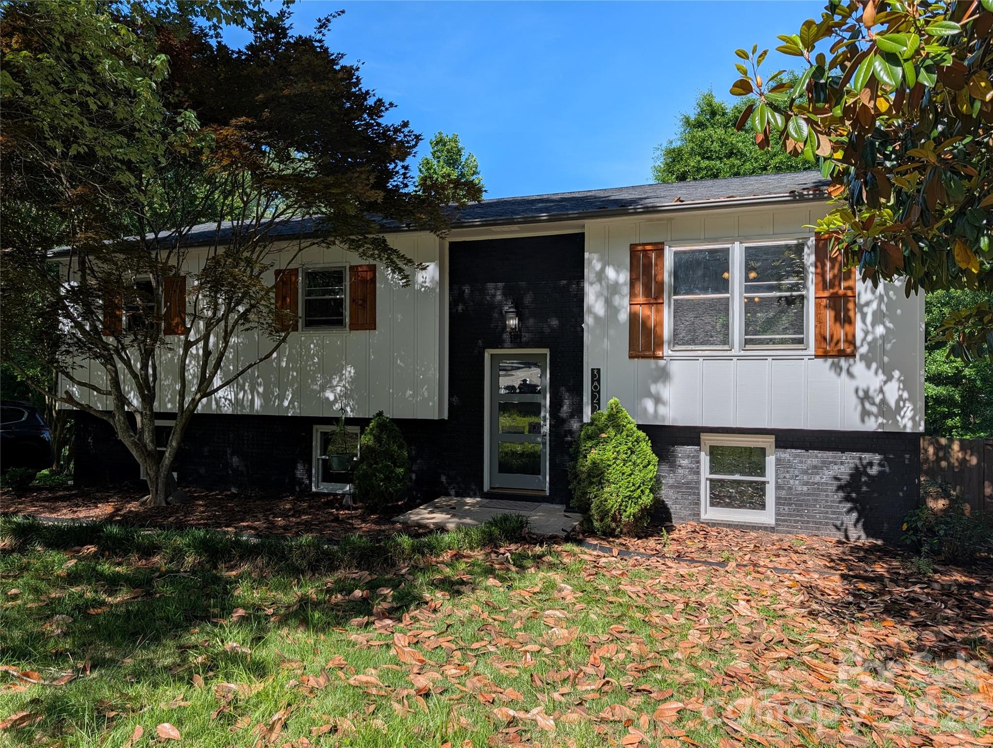 3822 Newhall Drive NW, Conover, NC — property listing photo
