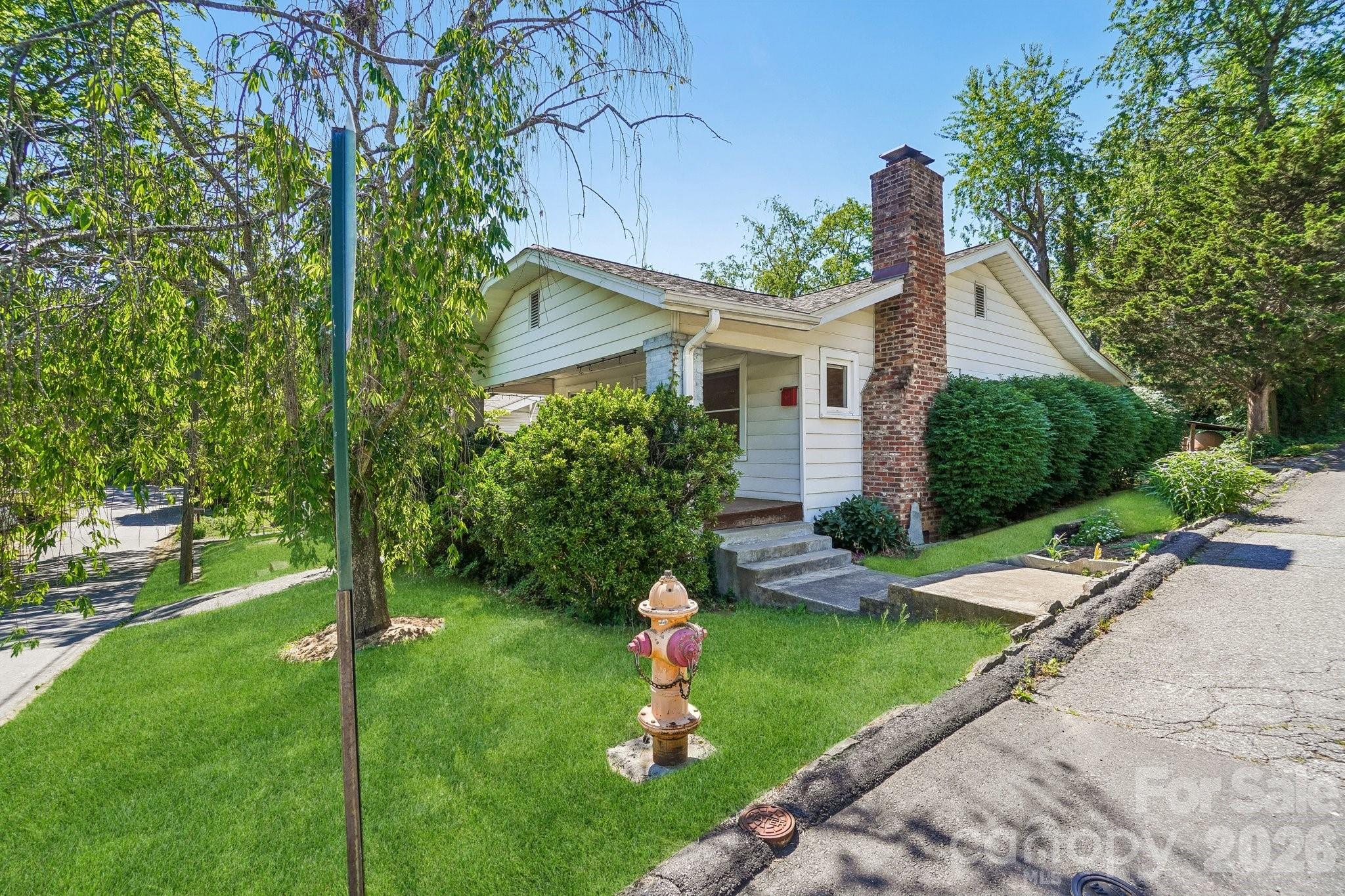 31 Clay Street, Asheville, NC. property listing photo