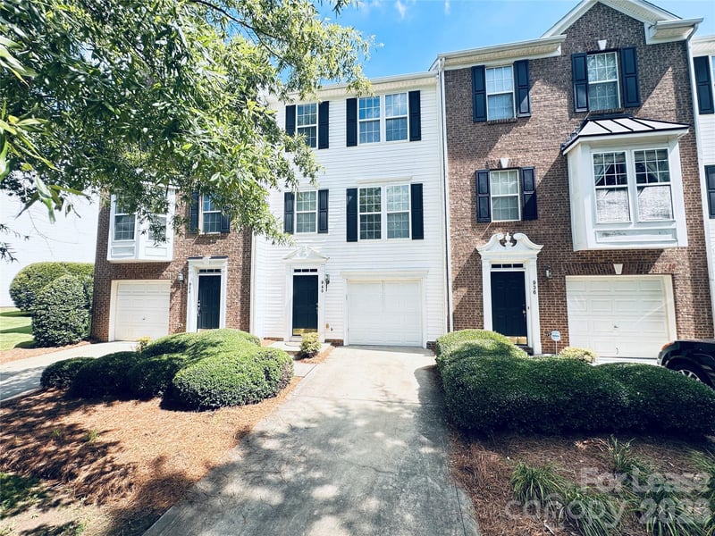 940 Tiger Lane, Charlotte, NC - 3 beds, 3.5 baths, 1,862 sqft - $1,799