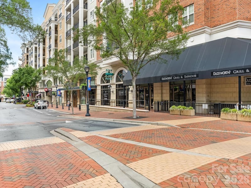 4625 Piedmont Row Drive Apt 408, Charlotte, NC - 2 beds, 2 baths, 1,081 sqft - $440,000