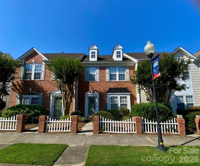 6025 Creft Circle, Indian Trail, NC - 2 beds, 2.5 baths, 1,280 sqft - $259,900