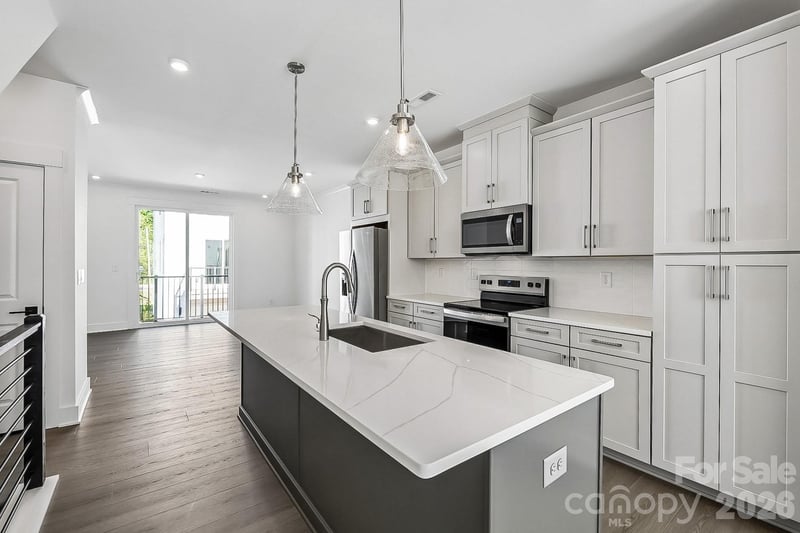 1128 Kokomo Lane Apt 67, Charlotte, NC - 3 beds, 3.5 baths, 1,614 sqft - $399,000