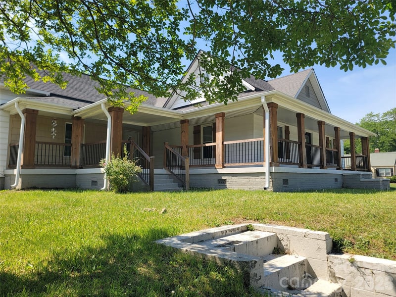 409 N 12th Street, Bessemer City, NC - 3 beds, 2 baths, 1,800 sqft - $288,900