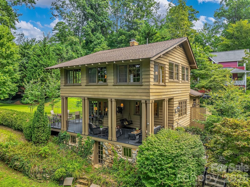 75 Charles Street, Saluda, NC - 4 beds, 3 baths, 1,906 sqft - $725,000