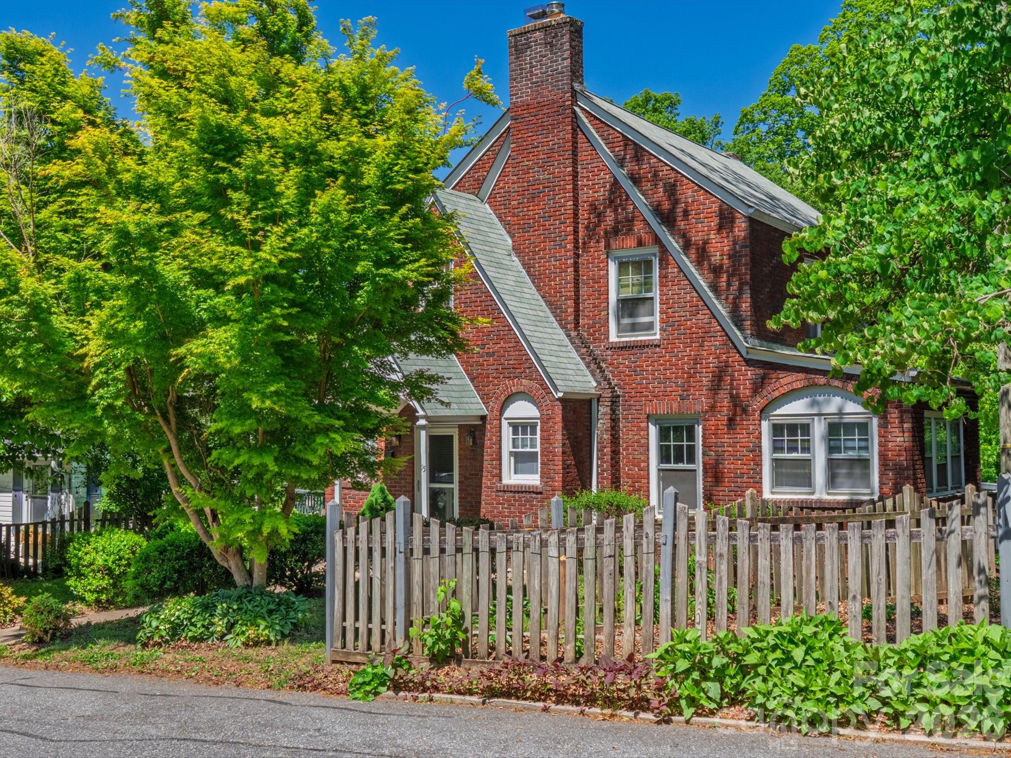 15 Sylvan Avenue, Asheville, NC — property listing photo